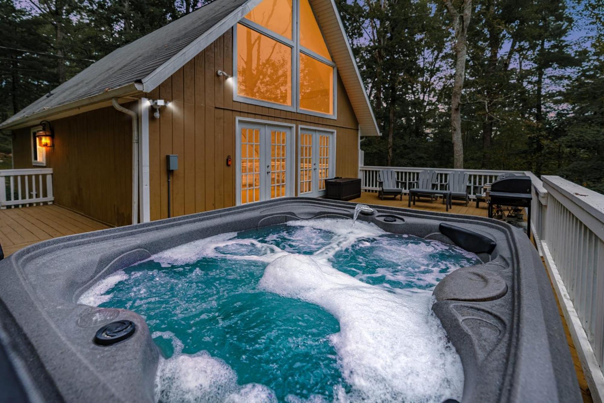 인우드 Hot Tub, Fire Pit, Deck, Grill, Wifi, Dog-Friendly 빌라 외부 사진